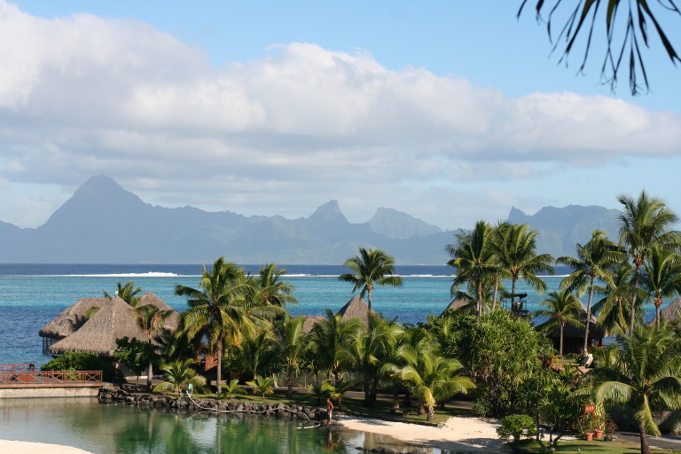 El Dorado Hills photographer Colleen Sanders celebrates 10 years of marriage in Bora Bora and Cancun.