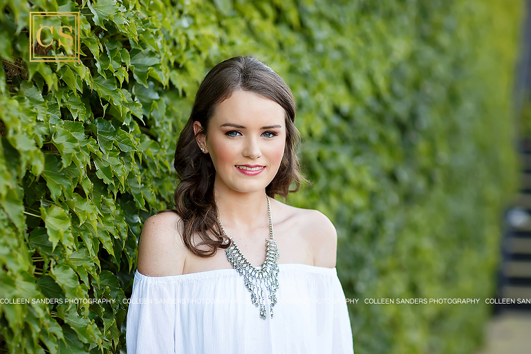 El Dorado Hills senior pictures in the El Dorado Hills Town center, urban senior pictures with ivy and metal stairs.
